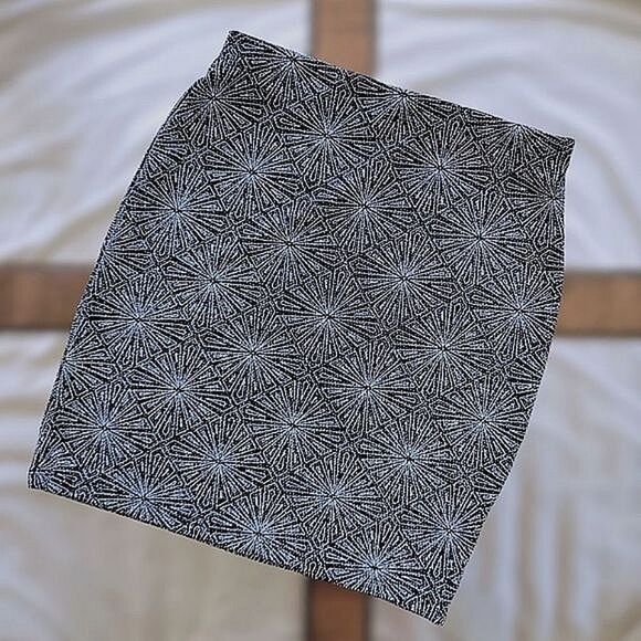 H&M Black/Silver Glittery Mini Skirt size XS - Picture 4 of 12